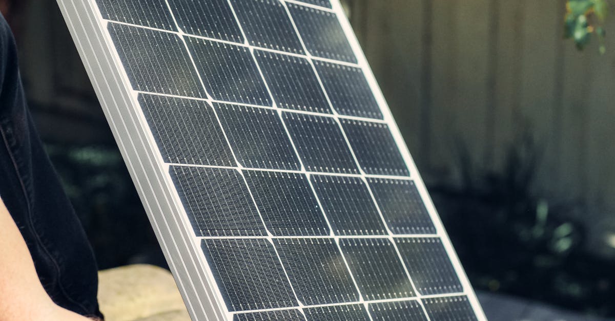 Choosing the Right Solar Panel System for Your UK Roof